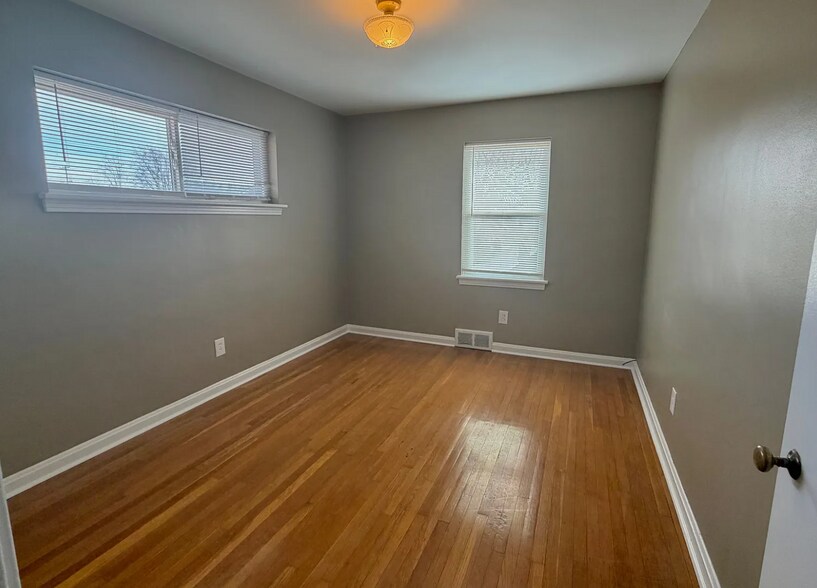 3814-3816 Nanz Ave, Louisville, KY à vendre - Photo de l’immeuble – Image 3 sur 7