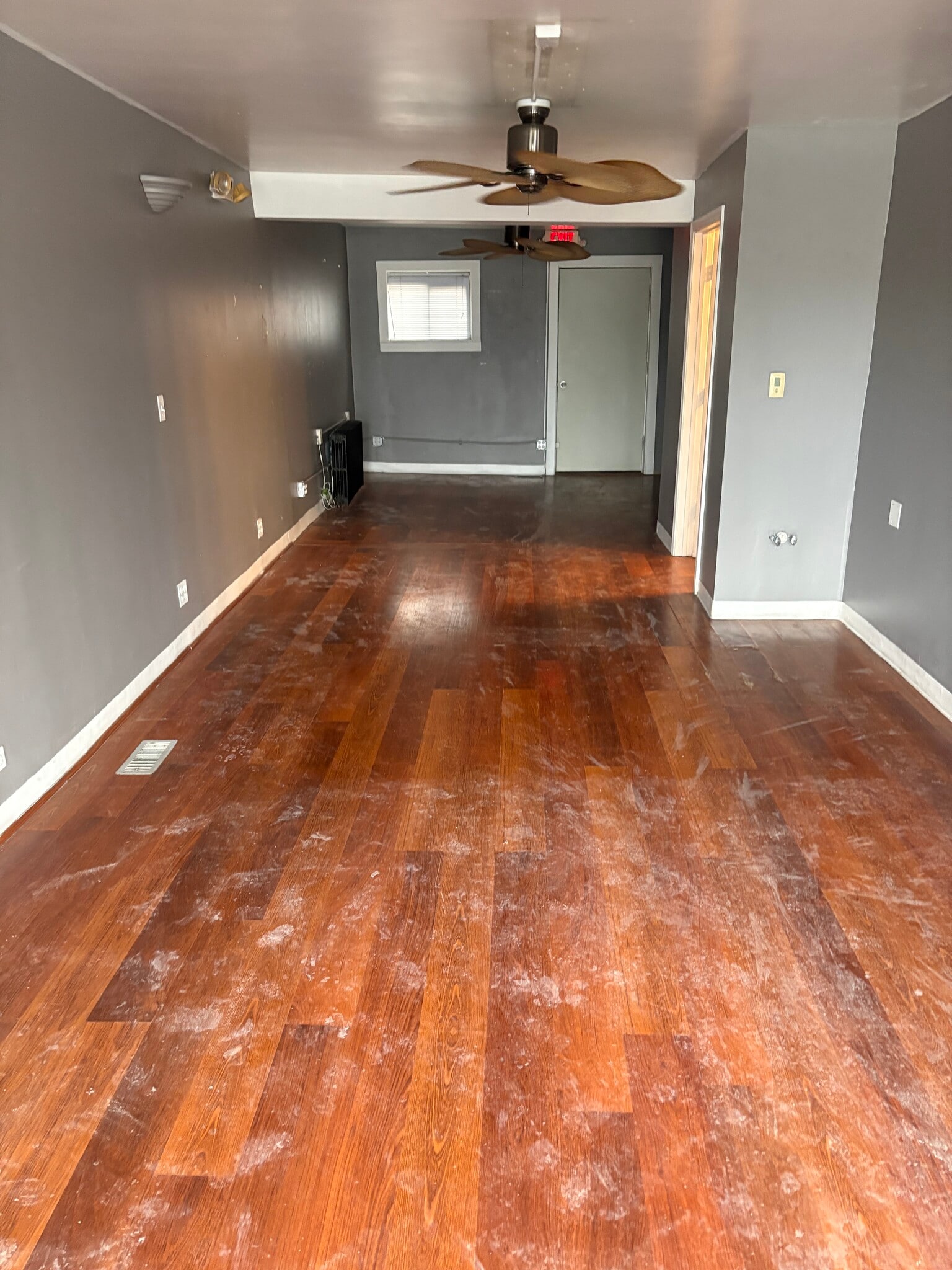 3325-3327 W Elm St, McHenry, IL à louer Photo intérieure– Image 1 sur 2