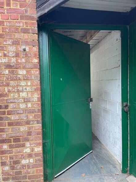 Unit 2, 100 Whitehill Rd, Southfleet à louer - Photo de l’immeuble – Image 2 sur 4