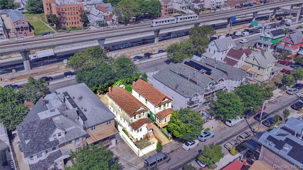 Prime Jamaica Assemblage Opportunity portefeuille de 2 biens à vendre sur LoopNet.fr - Aérien – Image 1 sur 3