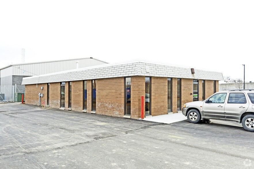 2200 Holland St, Birmingham, MI à louer - Photo de l’immeuble – Image 2 sur 2