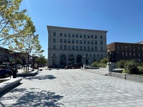 1 Capitol St, Concord, NH à louer Photo intérieure– Image 2 sur 16