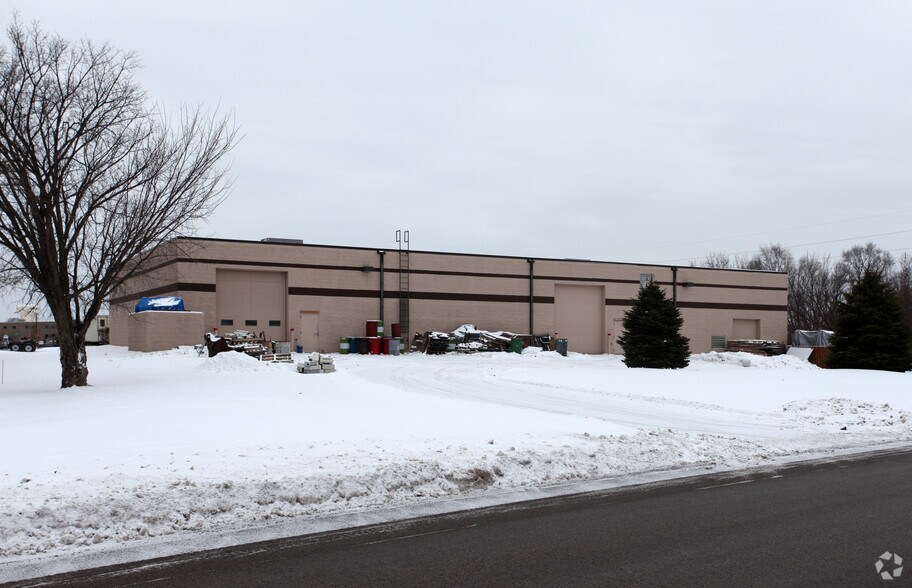 6501 McKinley St NW, Ramsey, MN à louer - Photo de l’immeuble – Image 2 sur 2