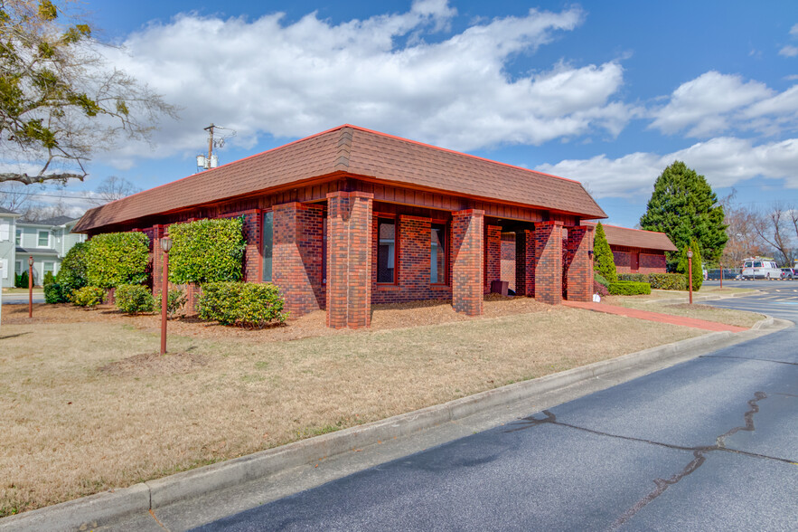 63 W Candler St, Winder, GA à louer - Photo de l’immeuble – Image 1 sur 28