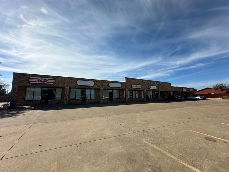 605 N Nolan River Rd, Cleburne, TX à louer - Photo de l’immeuble – Image 2 sur 2
