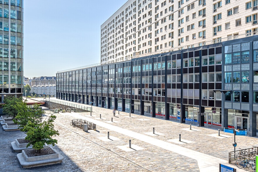 8-30 Terrasse Bellini, Puteaux à louer - Photo de l’immeuble – Image 2 sur 7