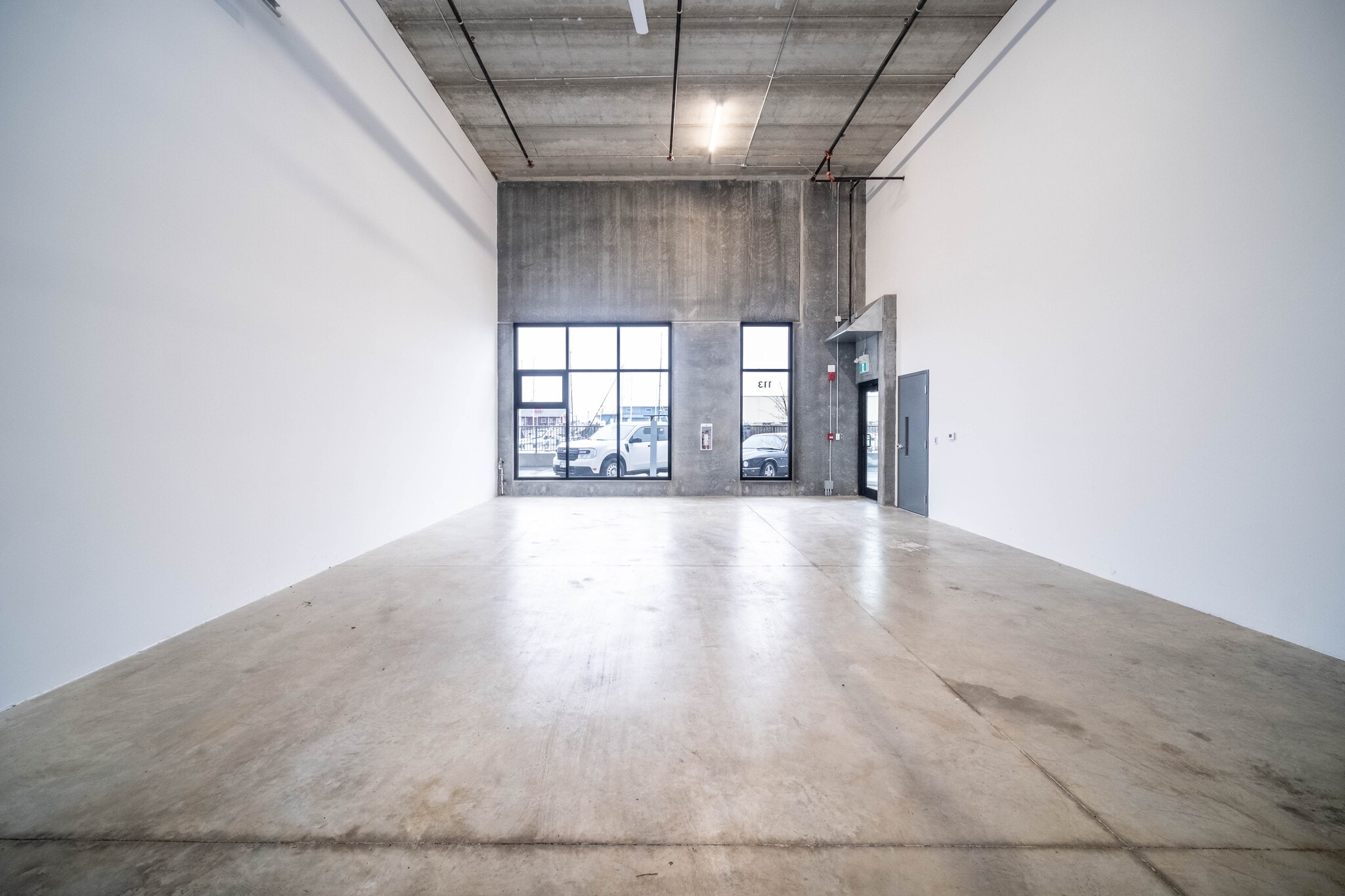 9123 Bentley St, Vancouver, BC à louer Photo principale– Image 1 sur 16