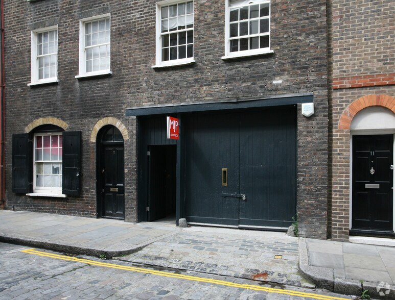 9 Heneage St, Londres à louer - Photo de l’immeuble – Image 3 sur 6