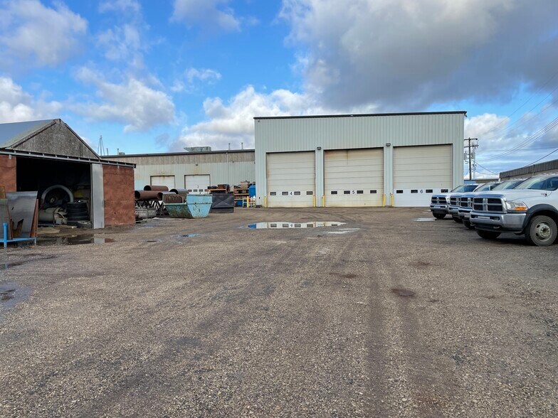 10843 97 Av, Grande Prairie, AB à louer - Photo de l’immeuble – Image 2 sur 2