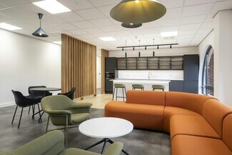 Plus de détails pour 3 Warwick Pl, Uxbridge - Bureau à louer