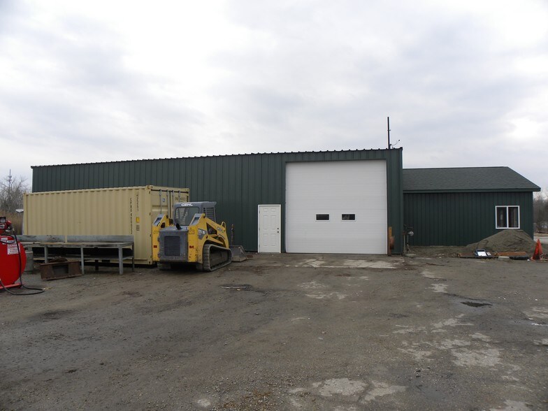 2376 Wadhams Rd, Kimball Township, MI à vendre - Photo de l’immeuble – Image 3 sur 4