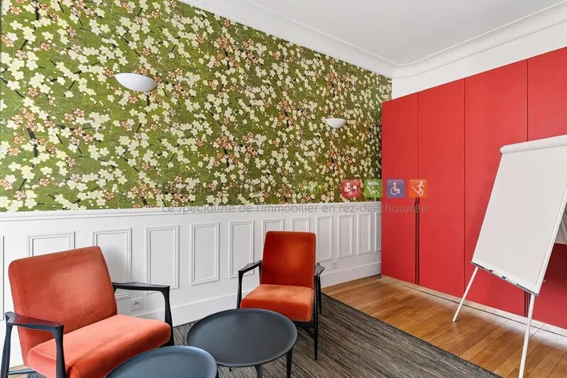 Immeuble residentiel dans Paris à vendre - Photo intérieure – Image 2 sur 8