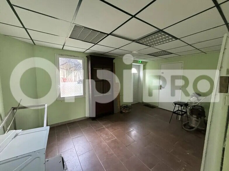 Local commercial dans Vallon-en-Sully à louer - Photo de l’immeuble – Image 3 sur 3