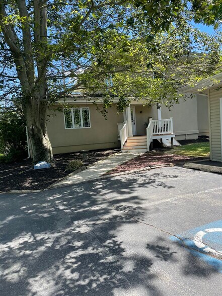 2409 Pennington Rd, Pennington, NJ à louer - Photo de l’immeuble – Image 3 sur 18