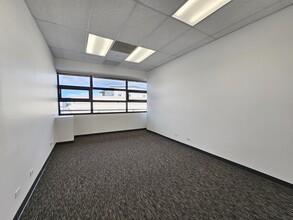 3375 Koapaka St, Honolulu, HI à louer Photo intérieure– Image 2 sur 8