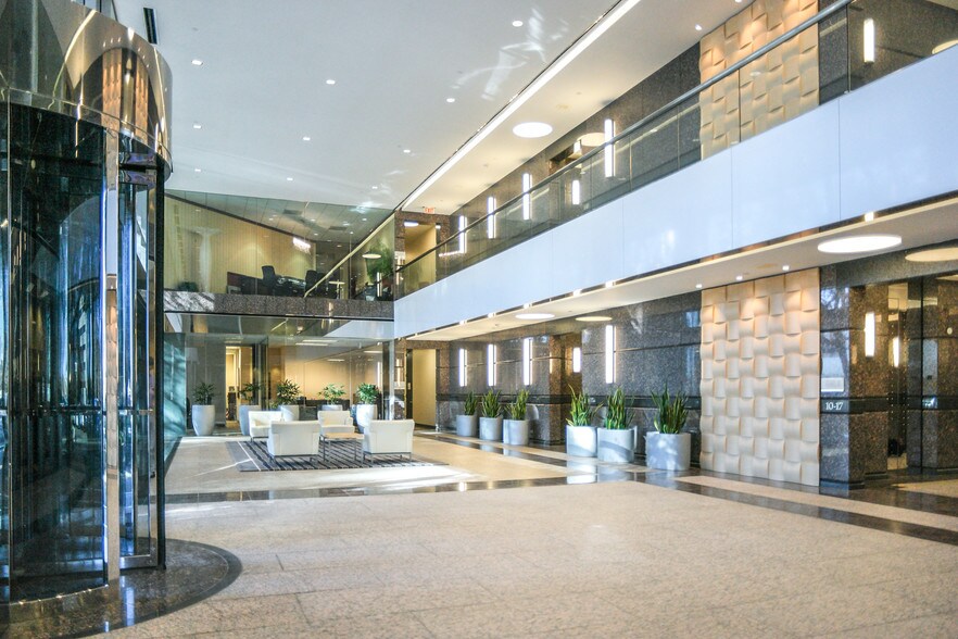 3030 Lyndon B Johnson Fwy, Dallas, TX à louer - Photo intérieure – Image 3 sur 11