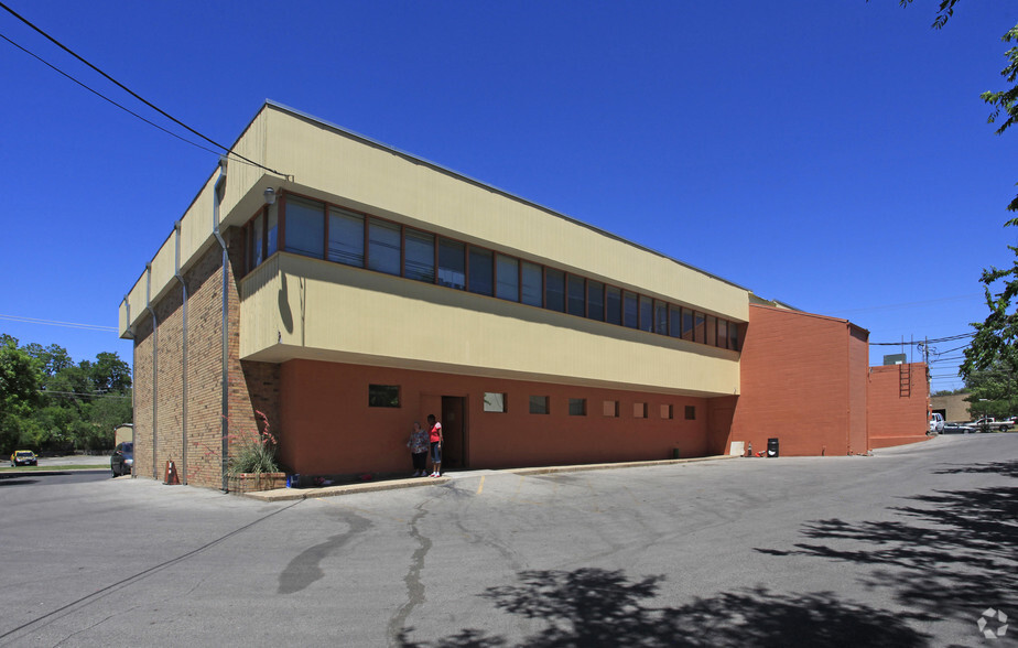 1825 38th 1/2 St, Austin, TX à louer - Photo de l’immeuble – Image 3 sur 3