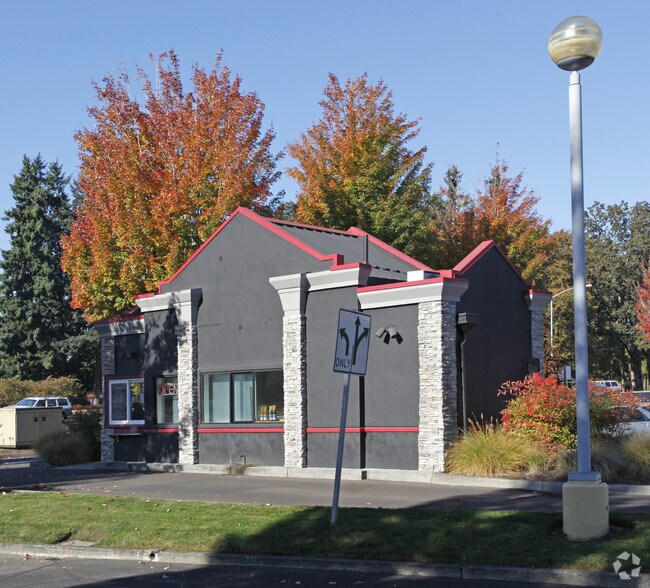 1001 SE Tualatin Valley Hwy, Hillsboro, OR à louer - Photo de l’immeuble – Image 3 sur 17