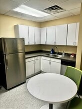 751 Oak St, Jacksonville, FL à louer Photo intérieure– Image 2 sur 4