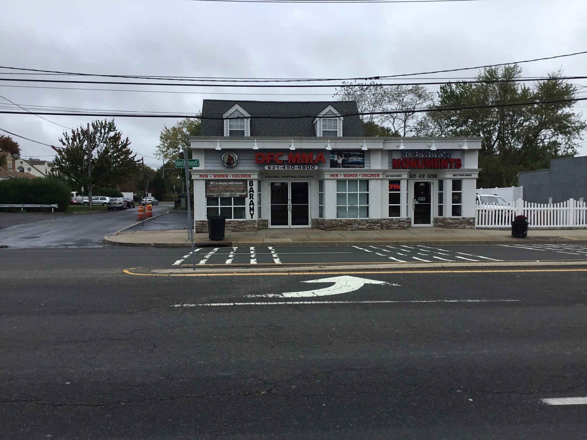 732 N Wellwood Ave, Lindenhurst, NY à louer Photo de l’immeuble– Image 1 sur 5