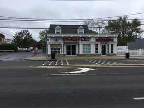 732 N Wellwood Ave, Lindenhurst, NY à louer Photo de l’immeuble– Image 1 sur 5