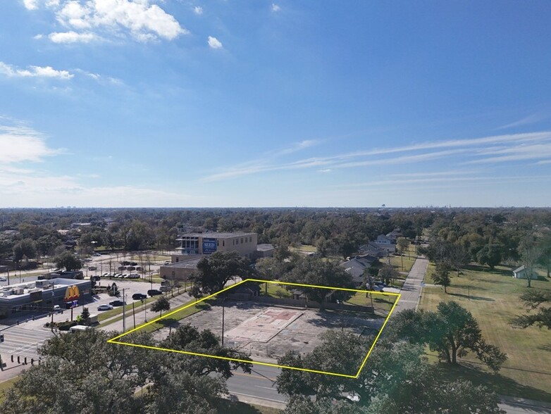 4200 Ryan St, Lake Charles, LA à louer - Photo de l’immeuble – Image 3 sur 3