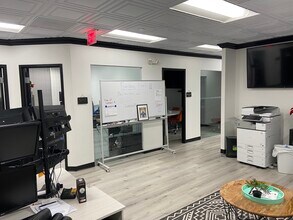 550 N Reo St, Tampa, FL à louer Photo intérieure– Image 1 sur 6
