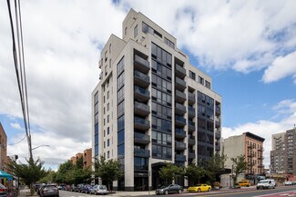 Plus de détails pour 2740 21st St, Long Island City, NY - Local commercial à louer