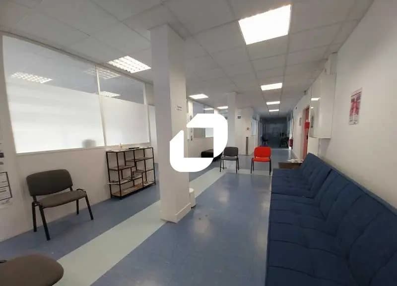 7-9 Rue Denis Papin, Trappes à louer Photo de l’immeuble– Image 1 sur 9