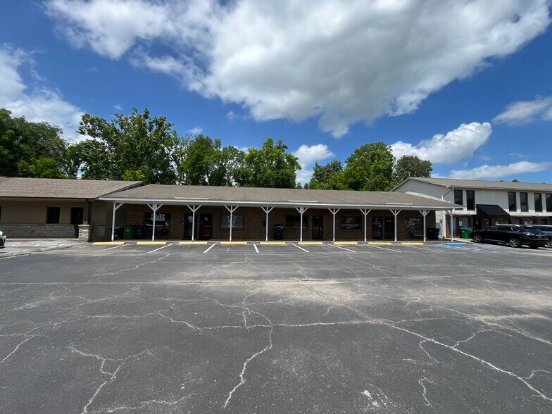 6737 Ringgold Rd, East Ridge, TN à louer - Photo de l’immeuble – Image 3 sur 12