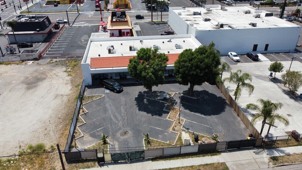460 S Stoddard Ave, San Bernardino, CA à vendre - Photo de l’immeuble – Image 2 sur 29