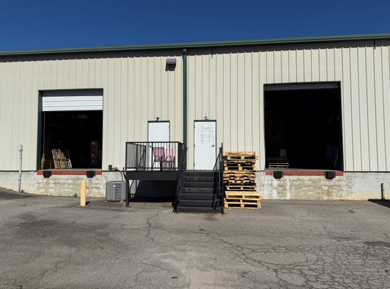 12101-12121 Wilfong Ct, Midlothian, VA à louer - Photo de l’immeuble – Image 2 sur 13