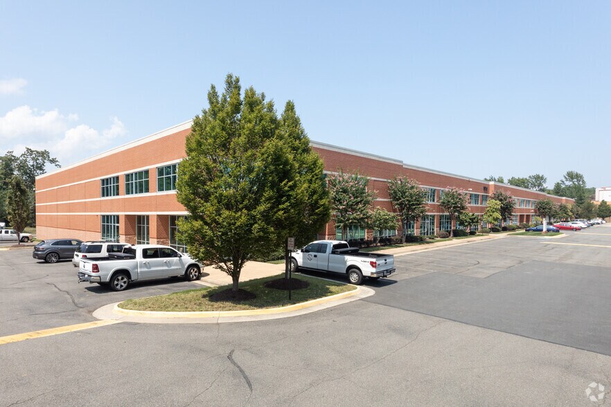 10720 Richmond Hwy, Lorton, VA à louer - Photo de l’immeuble – Image 1 sur 7