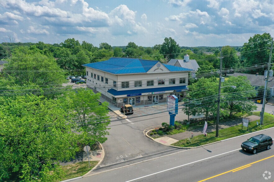 3146 Route 27, Kendall Park, NJ à louer - Photo de l’immeuble – Image 2 sur 4