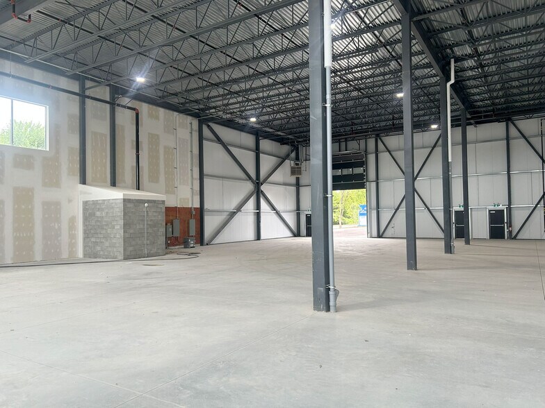 1685 Rue Atmec, Gatineau, QC à louer - Photo de l’immeuble – Image 3 sur 4