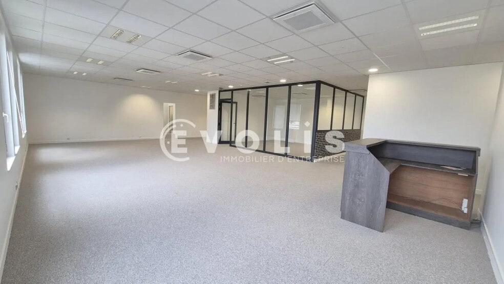5 Rue De La Galmy, Chessy à louer - Photo de l’immeuble – Image 1 sur 6