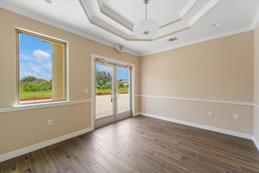 2743 Smith Ranch Rd, Pearland, TX à louer - Photo intérieure – Image 2 sur 20