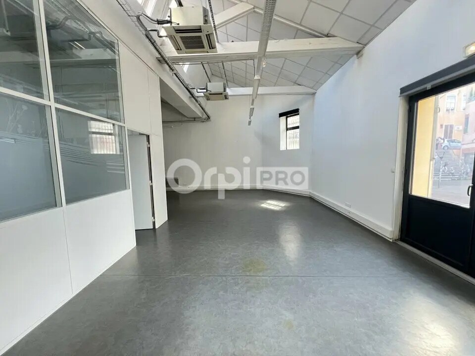 Bureau dans Lyon à louer Photo de l’immeuble– Image 1 sur 10