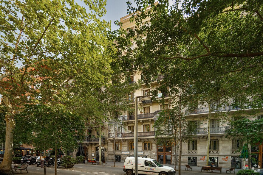Local commercial dans Barcelone, Barcelona à louer - Photo de l’immeuble – Image 2 sur 2