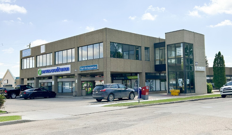 9835 104 St, Fort Saskatchewan, AB à louer - Photo de l’immeuble – Image 1 sur 6