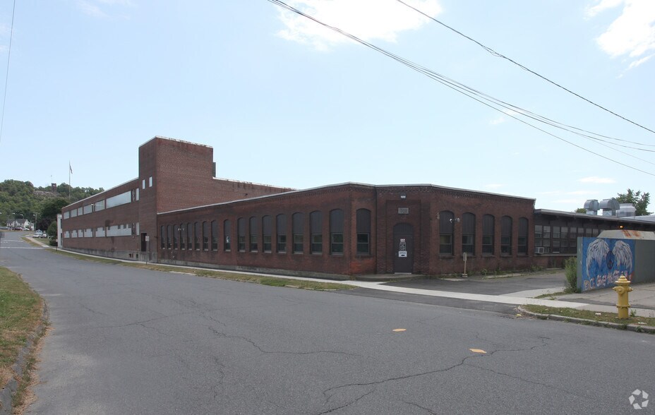 34 Sanderson St, Greenfield, MA à vendre - Photo de l’immeuble – Image 3 sur 4