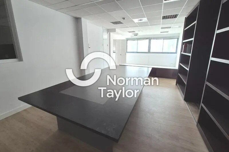 Bureau dans Perpignan à louer Photo de l’immeuble– Image 1 sur 7