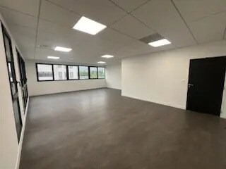Bureau dans Aubagne à louer - Photo de l’immeuble – Image 1 sur 5
