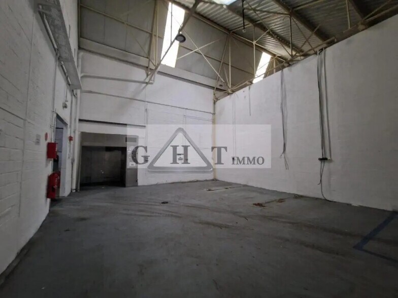 Industriel/Logistique dans Bezons à louer - Photo de l’immeuble – Image 2 sur 5
