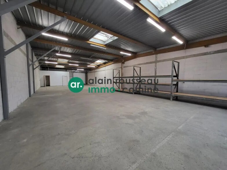 Industriel/Logistique dans Avrillé à louer - Photo de l’immeuble – Image 2 sur 4
