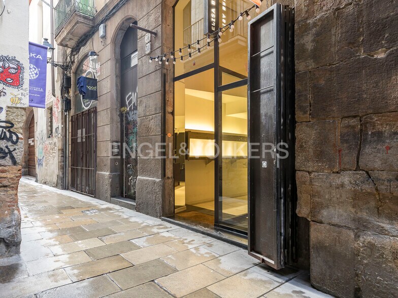 Local commercial dans Barcelone, Barcelona à louer - Photo de l’immeuble – Image 3 sur 7