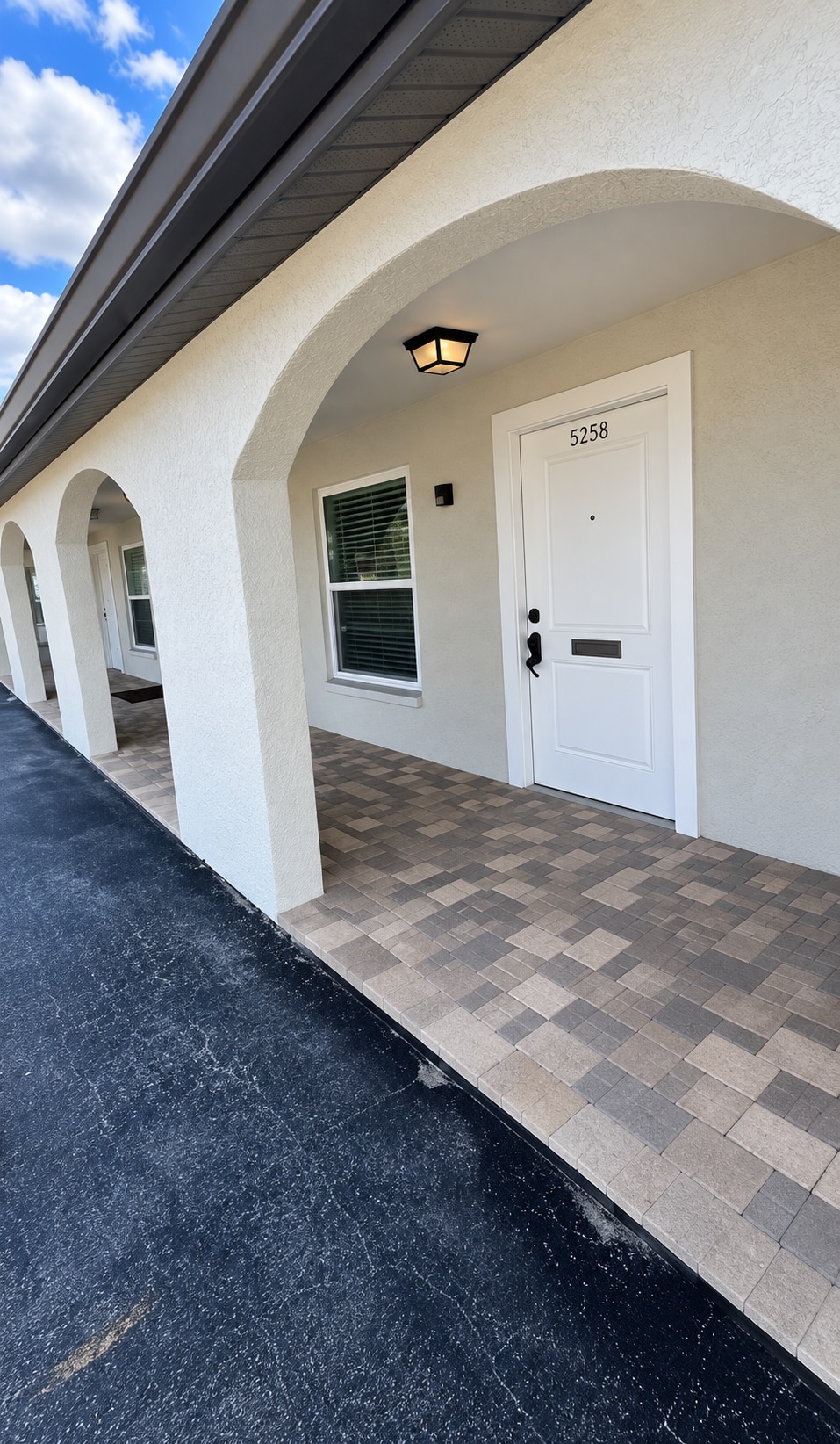 5258 State Road 54, New Port Richey, FL à louer Photo intérieure– Image 1 sur 15