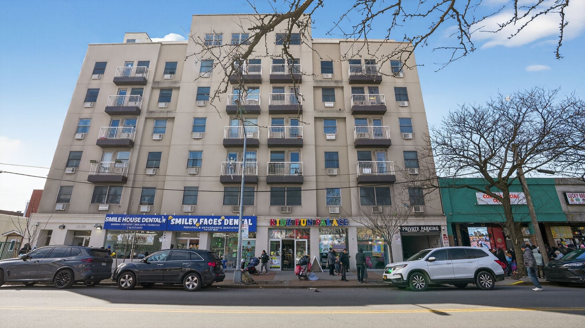 3538 Junction Blvd, Corona, NY à vendre Photo principale– Image 1 sur 45