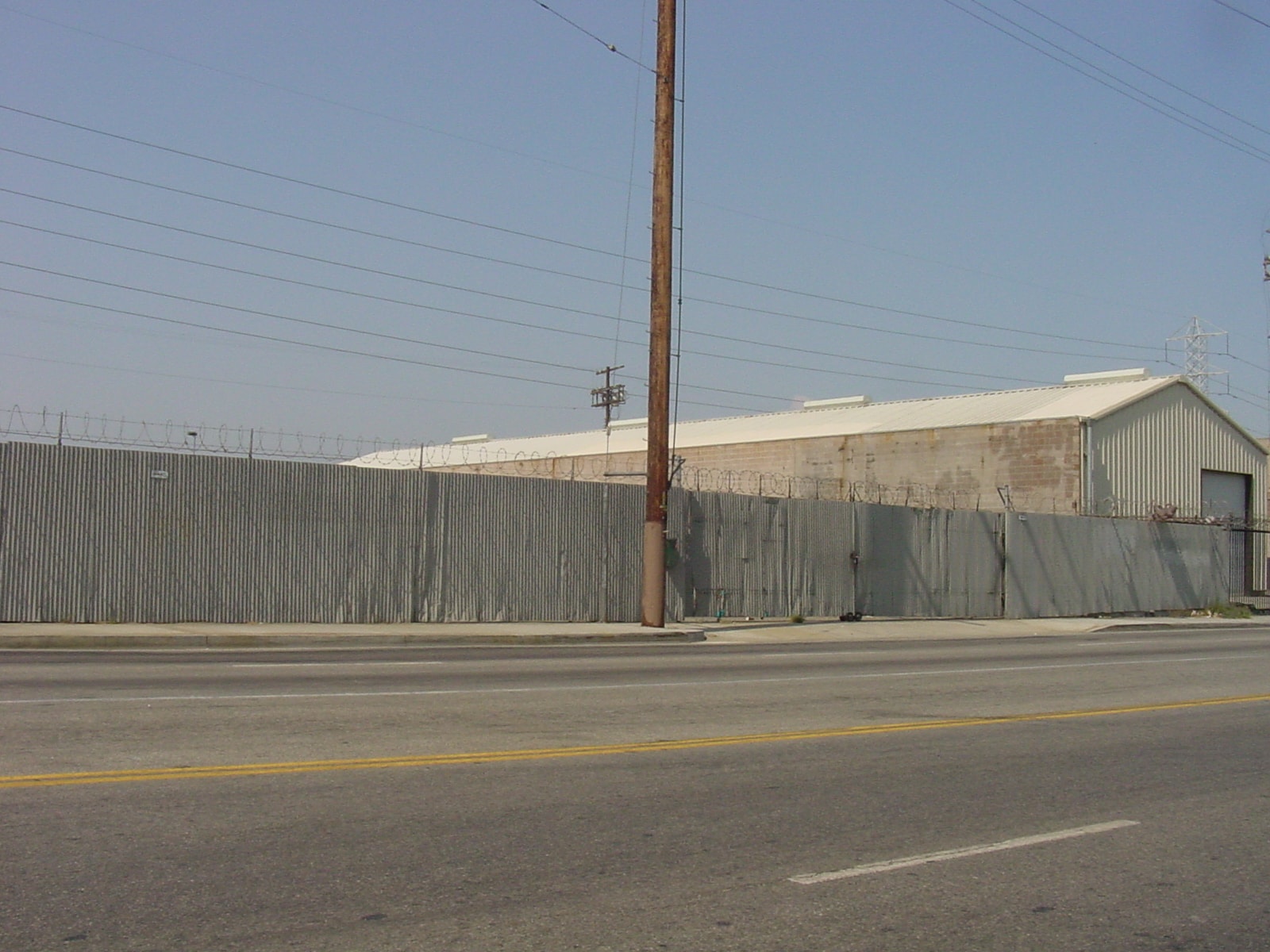 2821 E Washington Blvd, Los Angeles, CA à louer Photo principale– Image 1 sur 3