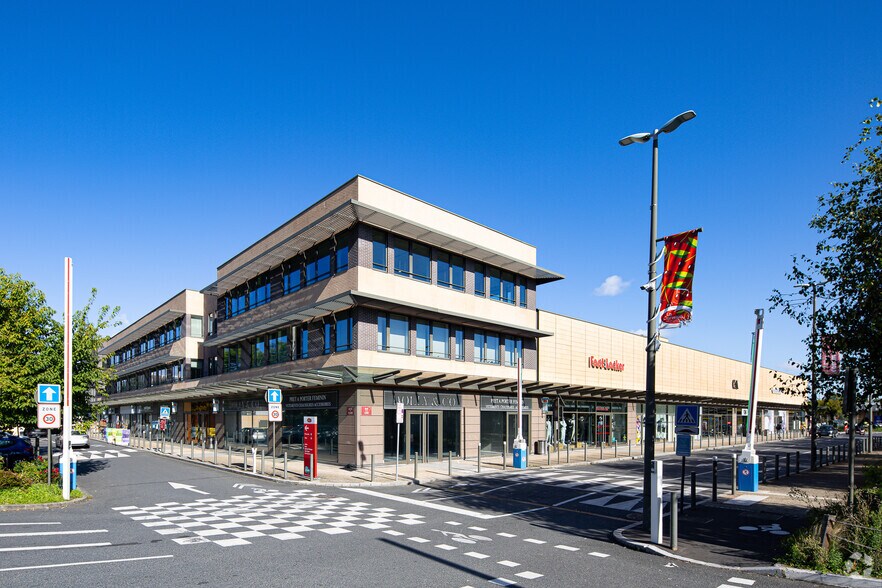 3 Allée Des Fleurs, Fresnes à louer - Photo de l’immeuble – Image 2 sur 4